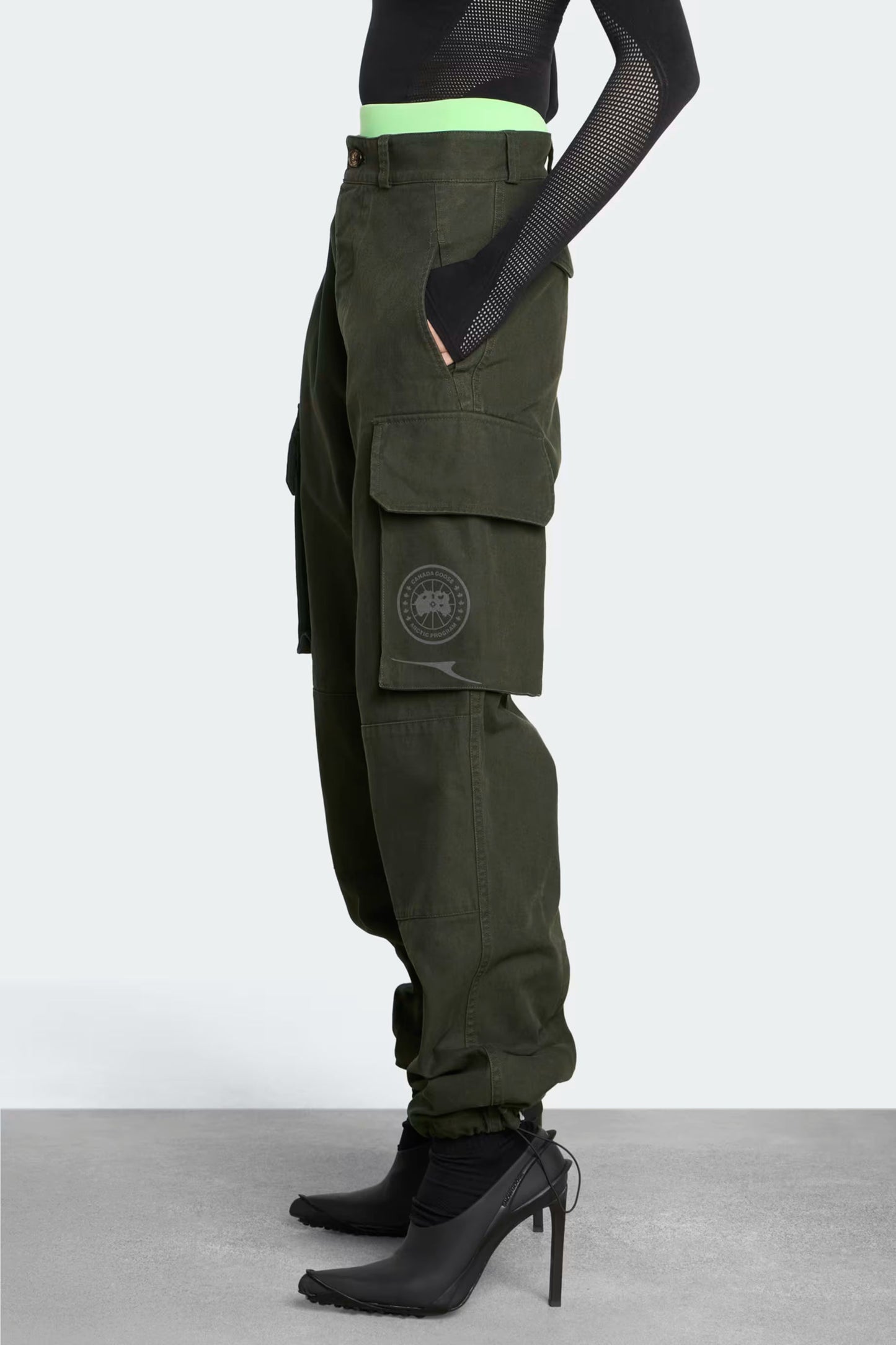 Lighttrail trousers Canada Goose