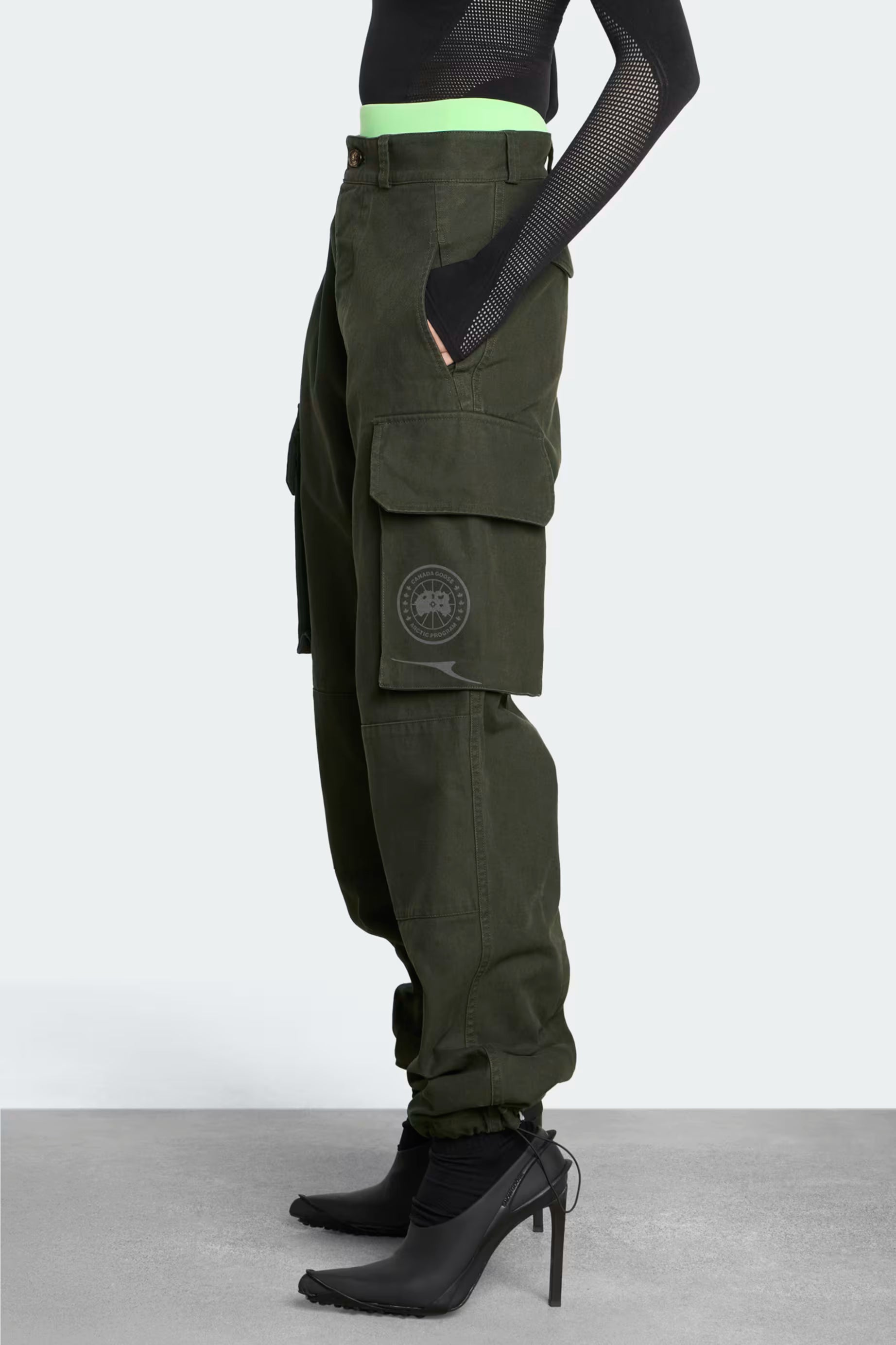 Lighttrail trousers Canada Goose