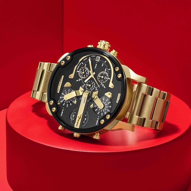 Diesel Mr. Daddy 2.0 DZ7333 Gold Chronograph Men’s Watch – Multi-Time Zone Luxury Timepiece”