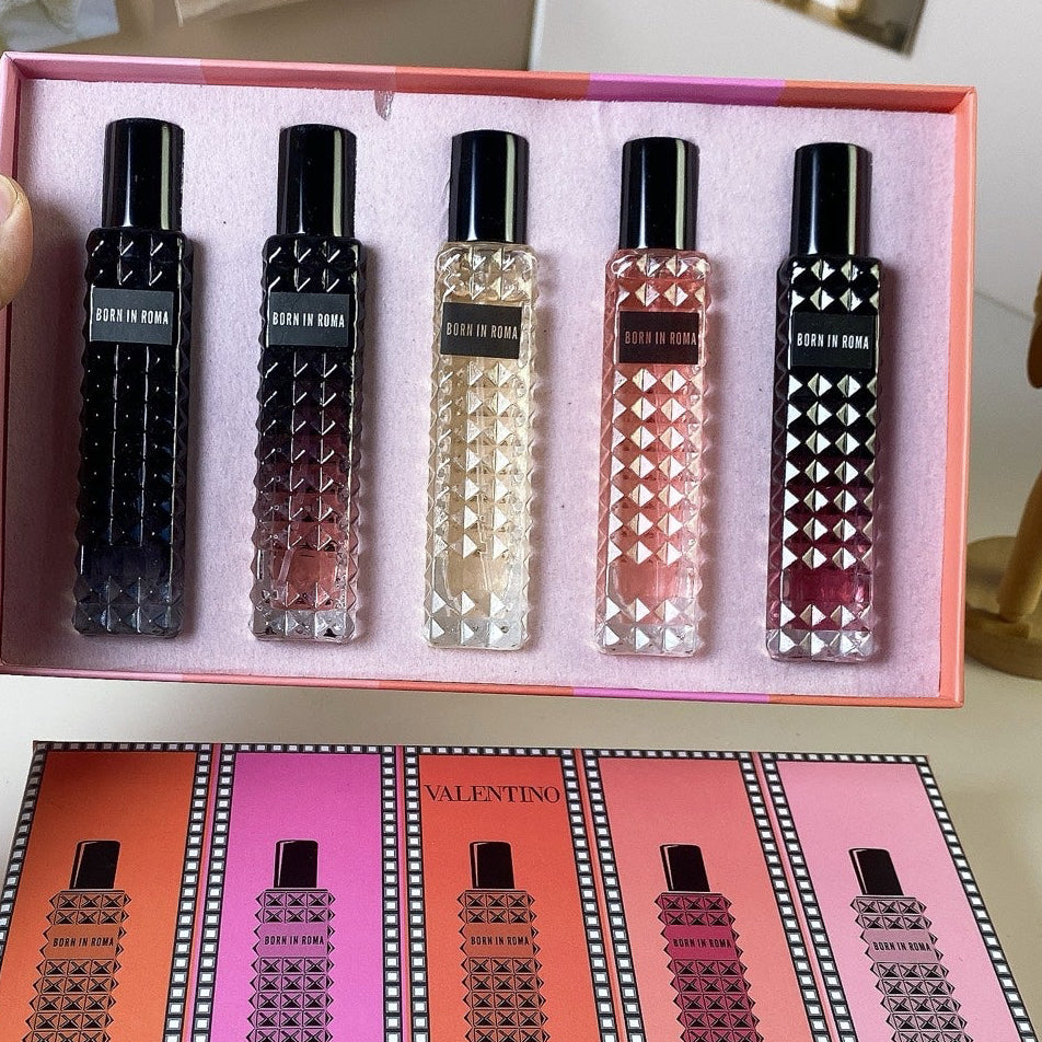 Valentino Born in Roma mini perfume set 5×15 ml with nozzle. Includes Miss Sunset, Miss Adventure, Roma original, Coral Fantasy, Intense. Great gift or travel size.