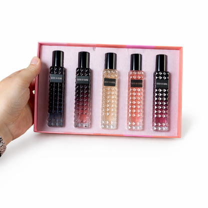 Valentino Born in Roma mini perfume set 5×15 ml with nozzle. Includes Miss Sunset, Miss Adventure, Roma original, Coral Fantasy, Intense. Great gift or travel size.